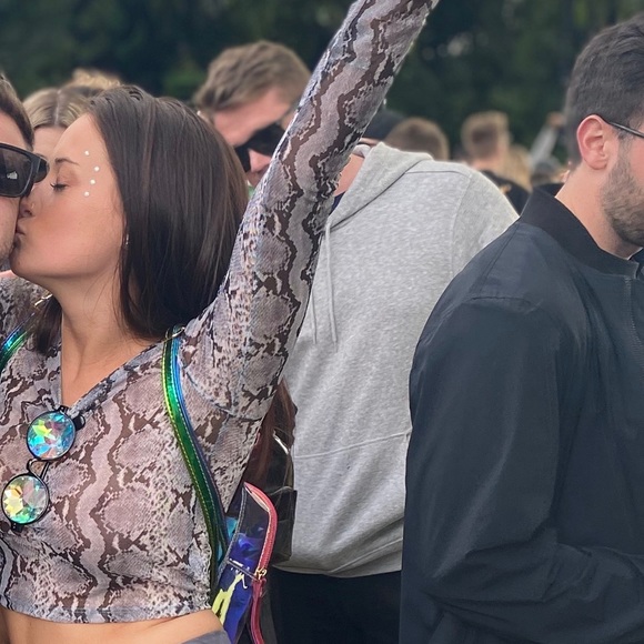 Mesh Snakeskin Crop - Picture 3 of 3